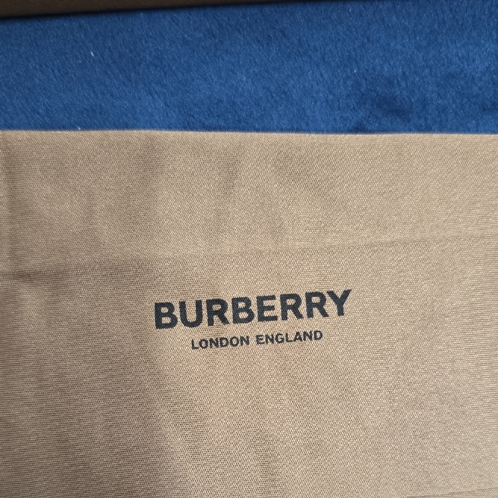 Burberry sunglasses - Picture 3 of 10